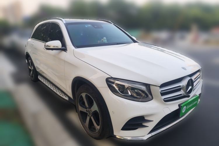 Used Mercedes-Benz GLC 2019 Facelift GLC 260 L 4MATIC Luxury Model Front Right 45 Deg