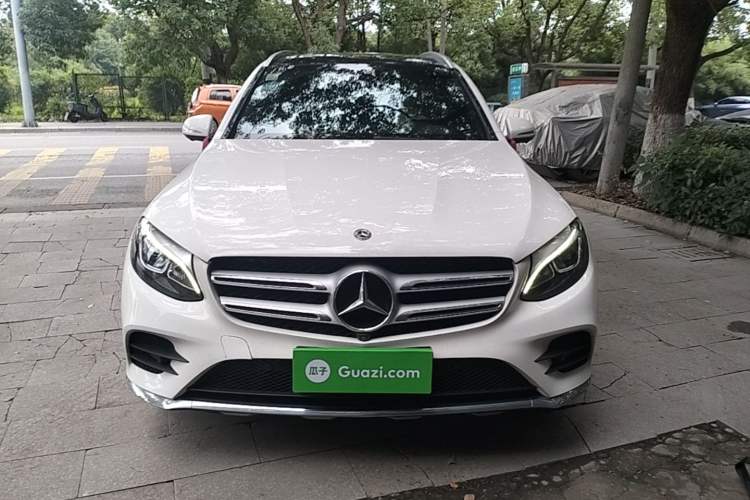 Used Mercedes-Benz GLC 2019 GLC 260 4MATIC Luxury Model Front
