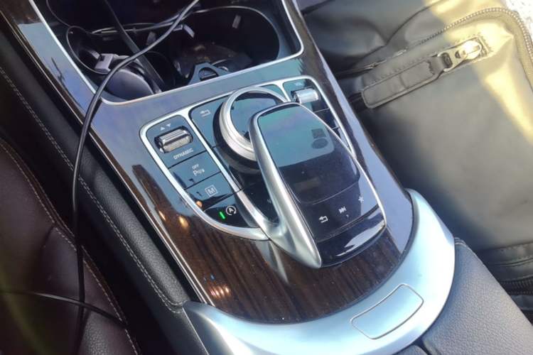 Used Mercedes-Benz GLC 2019 GLC 260 L 4MATIC Dynamic Model Gear Lever