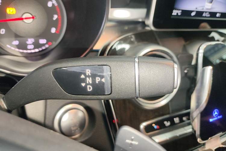 Used Mercedes-Benz GLC 2019 GLC 260 L 4MATIC Dynamic Model Gear Lever