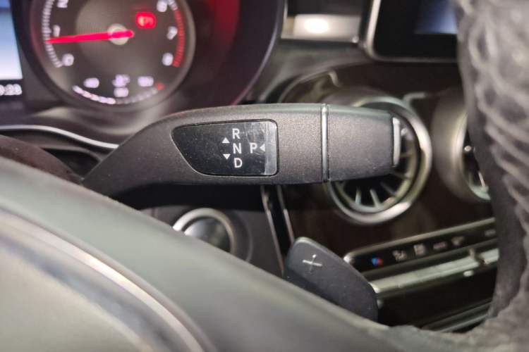 Used Mercedes-Benz GLC 2019 Facelift GLC 260 L 4MATIC Luxury Model Gear Lever