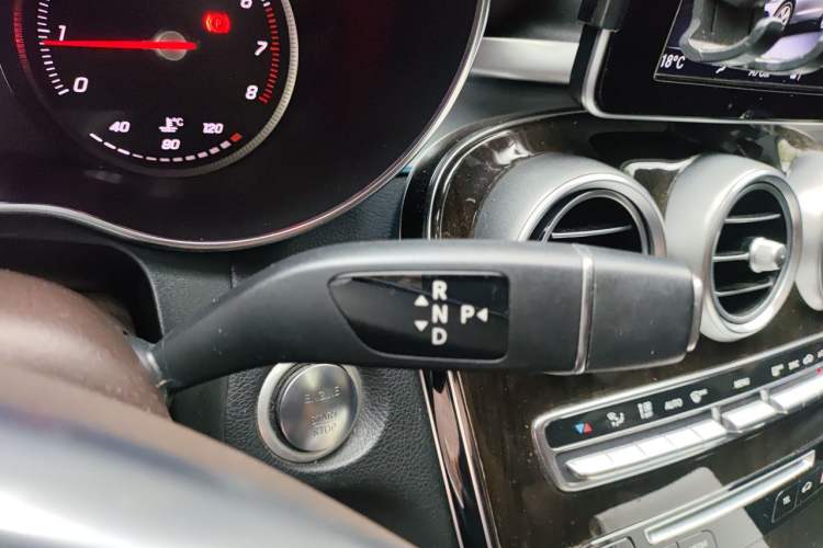 Used Mercedes-Benz GLC 2019 GLC 260 4MATIC Luxury Model Gear Lever