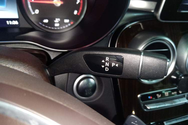 Used Mercedes-Benz GLC 2019 GLC 260 L 4MATIC Luxury Model Gear Lever