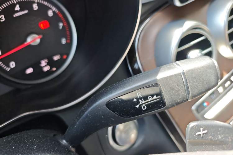 Used Mercedes-Benz GLC 2019 GLC 300 L 4MATIC Dynamic Model Gear Lever