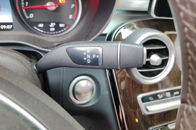Used Mercedes-Benz GLC 2019 GLC 260 L 4MATIC Dynamic Model Gear Lever