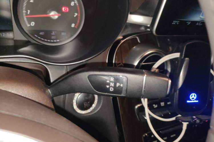 Used Mercedes-Benz GLC 2019 GLC 260 L 4MATIC Dynamic Model Gear Lever