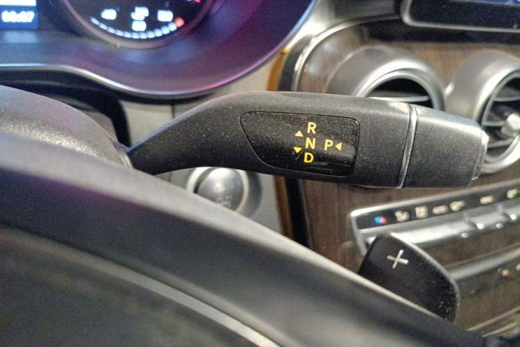 Used Mercedes-Benz GLC 2019 GLC 260 L 4MATIC Dynamic Model Gear Lever