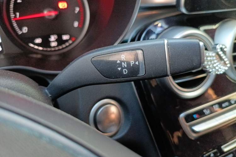 Used Mercedes-Benz GLC 2019 GLC 260 4MATIC Luxury Model Gear Lever