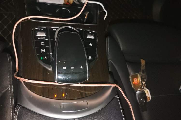 Used Mercedes-Benz GLC 2019 GLC 260 L 4MATIC Dynamic Model Gear Lever