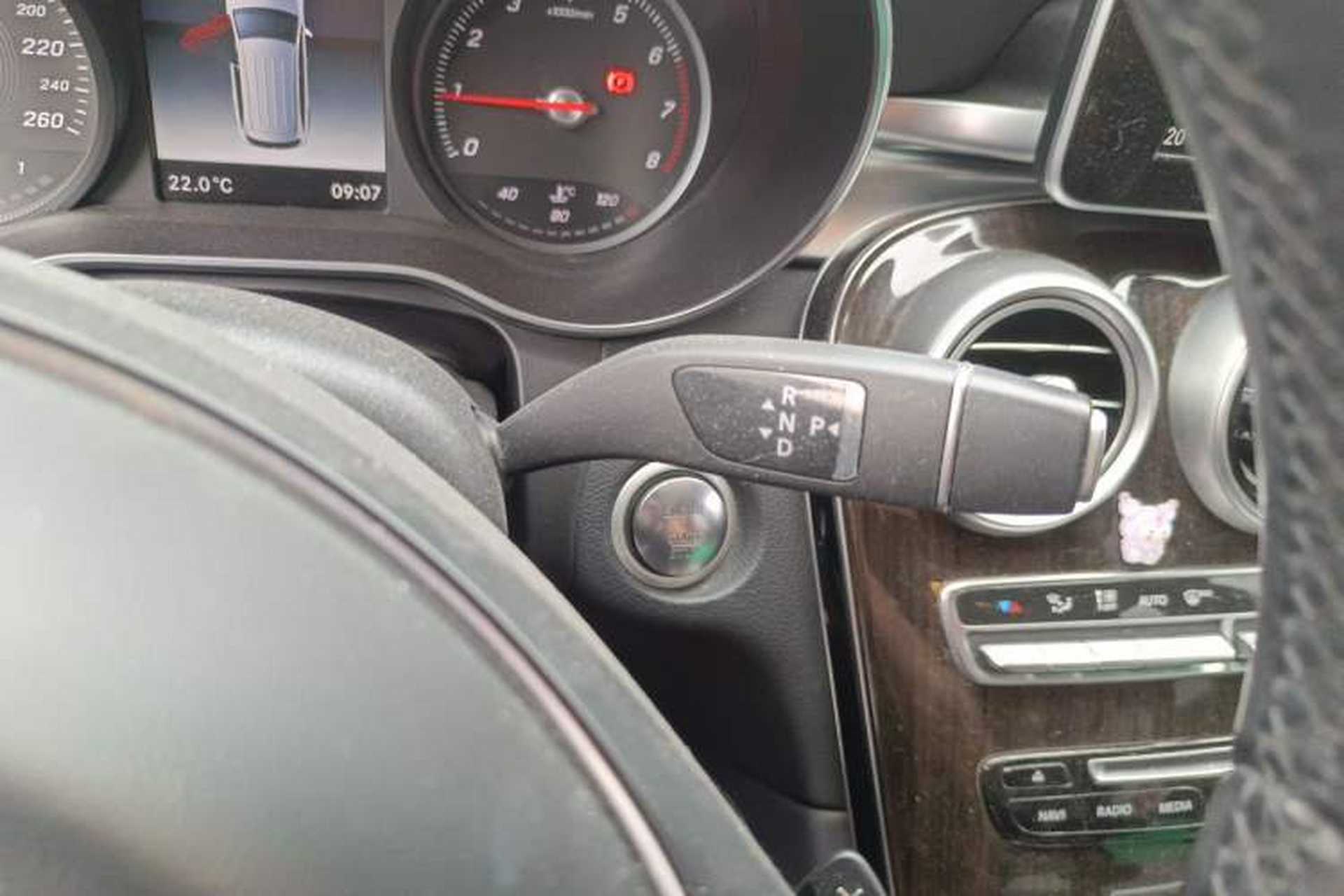 Used Mercedes-Benz GLC 2019 GLC 260 L 4MATIC Dynamic Model Gear Lever