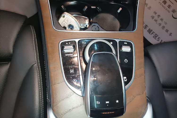 Used Mercedes-Benz GLC 2019 GLC 300 L 4MATIC Dynamic Model Gear Lever