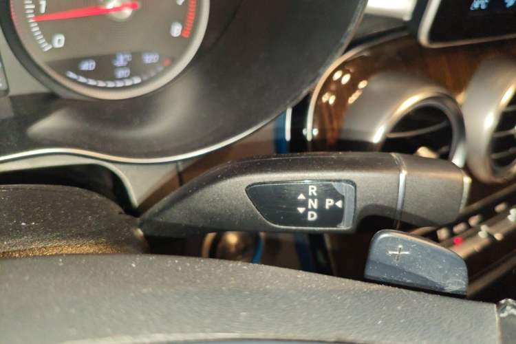 Used Mercedes-Benz GLC 2019 Facelift GLC 260 L 4MATIC Luxury Model Gear Lever