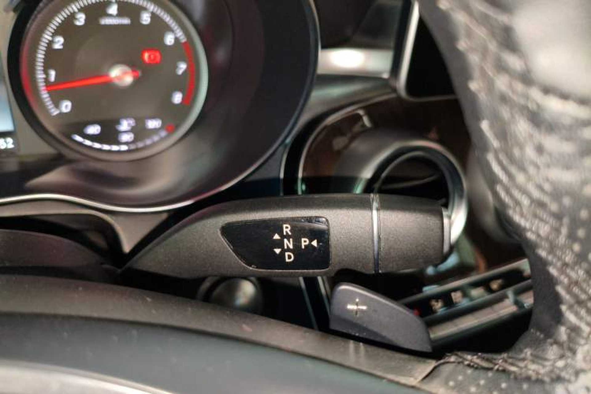 Used Mercedes-Benz GLC 2019 Facelift GLC 260 L 4MATIC Luxury Model Gear Lever