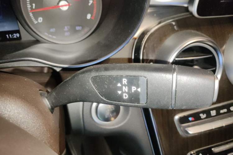 Used Mercedes-Benz GLC 2019 GLC 260 L 4MATIC Dynamic Model Gear Lever