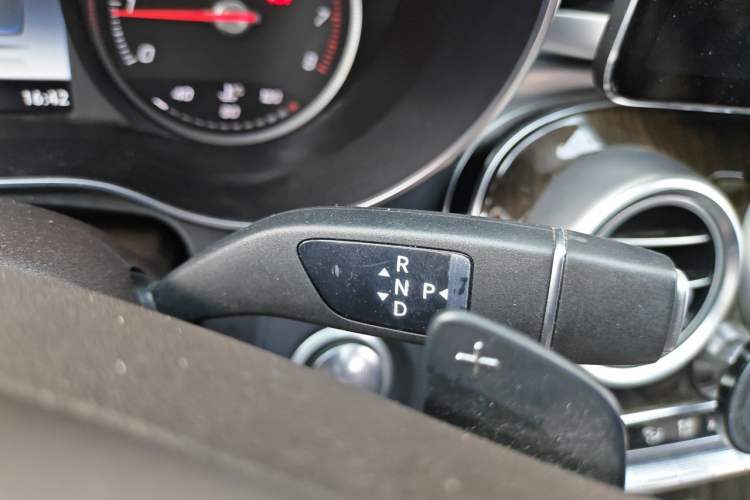 Used Mercedes-Benz GLC 2019 GLC 260 4MATIC Dynamic Edition Gear Lever