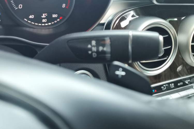 Used Mercedes-Benz GLC 2019 Facelift GLC 260 L 4MATIC Luxury Model Gear Lever