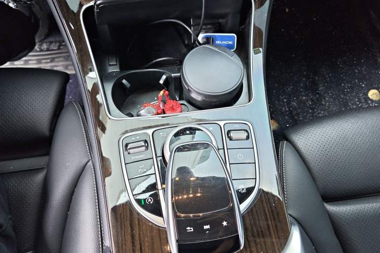 Used Mercedes-Benz GLC 2019 GLC 260 L 4MATIC Dynamic Model Gear Lever