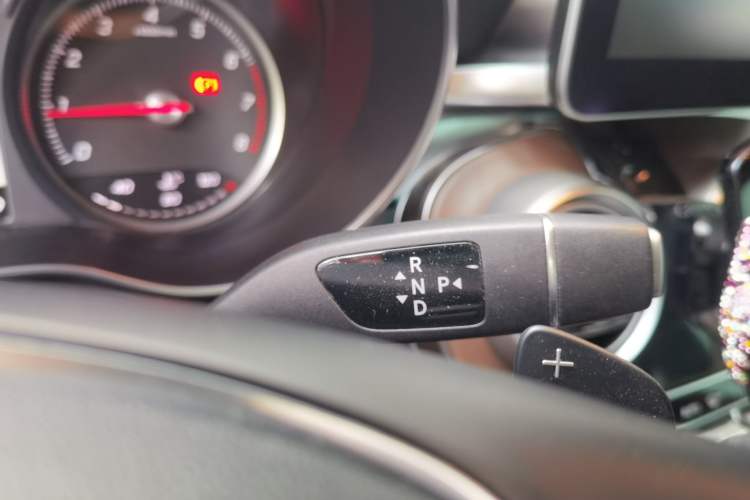 Used Mercedes-Benz GLC 2019 GLC 300 L 4MATIC Dynamic Model Gear Lever