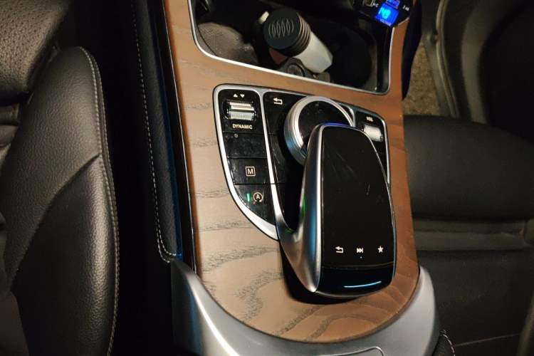 Used Mercedes-Benz GLC 2019 GLC 300 L 4MATIC Dynamic Model Gear Lever