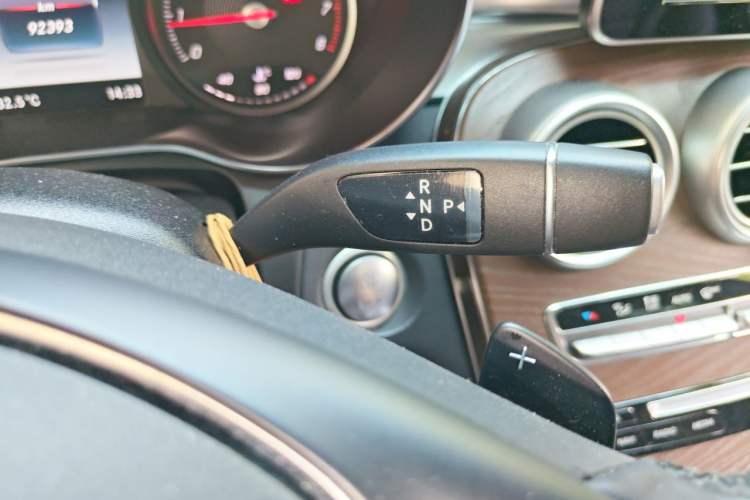 Used Mercedes-Benz GLC 2019 Refreshed GLC 300 L 4MATIC Dynamic Edition Gear Lever