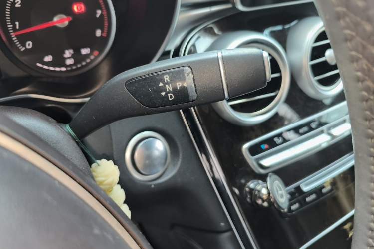 Used Mercedes-Benz GLC 2019 GLC 260 4MATIC Dynamic Edition Gear Lever