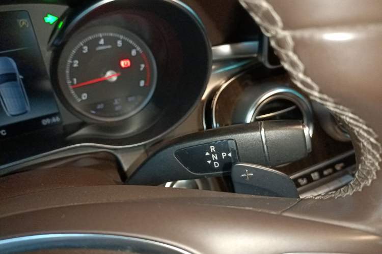 Used Mercedes-Benz GLC 2019 Facelift GLC 260 L 4MATIC Luxury Model Gear Lever