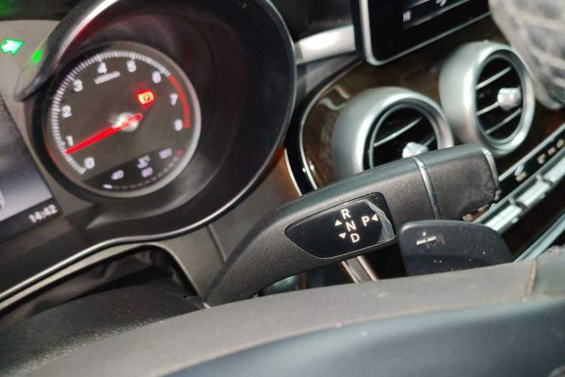 Used Mercedes-Benz GLC 2019 Facelift GLC 260 L 4MATIC Luxury Model Gear Lever