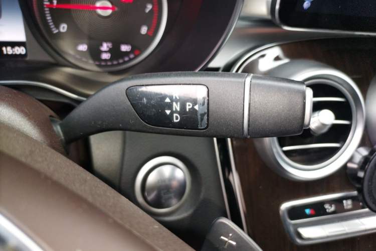 Used Mercedes-Benz GLC 2019 GLC 260 4MATIC Dynamic Edition Gear Lever