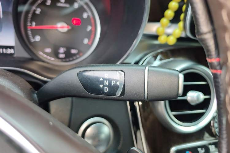Used Mercedes-Benz GLC 2019 Facelift GLC 260 L 4MATIC Luxury Model Gear Lever