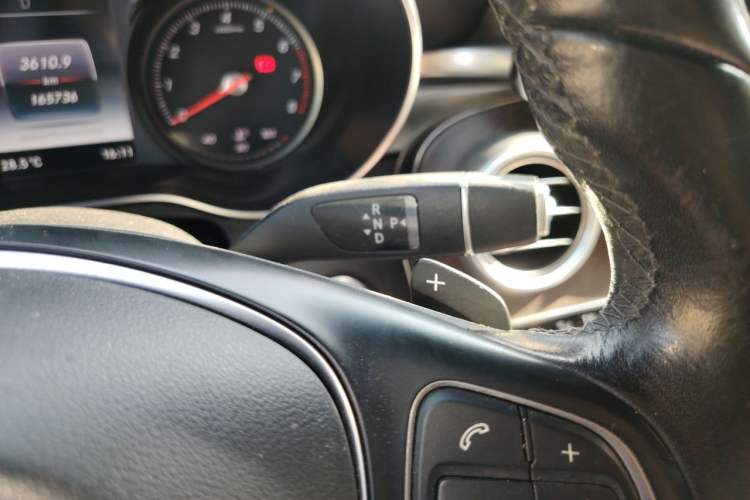 Used Mercedes-Benz GLC 2019 GLC 300 L 4MATIC Dynamic Model Gear Lever