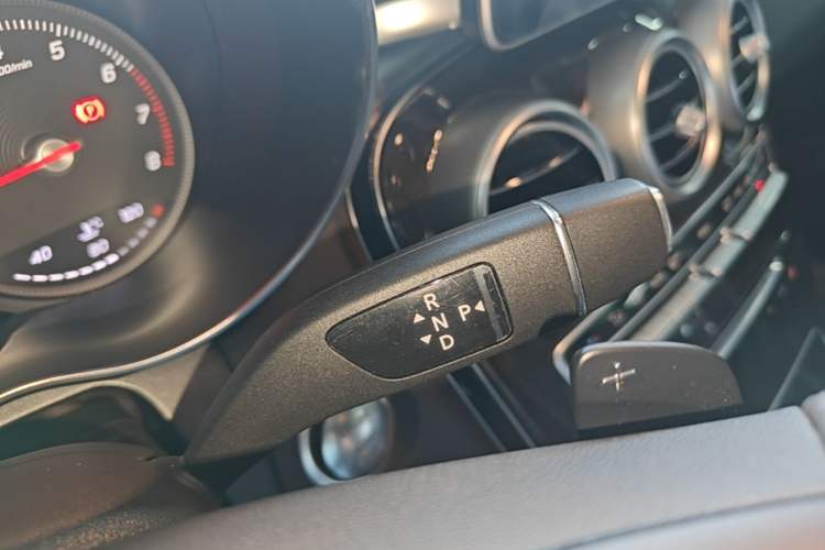 Used Mercedes-Benz GLC 2019 Facelift GLC 260 L 4MATIC Luxury Model Gear Lever