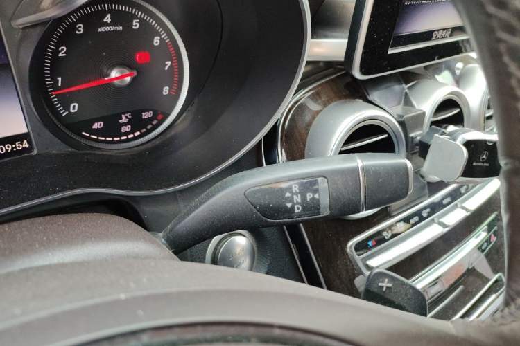 Used Mercedes-Benz GLC 2019 Facelift GLC 260 L 4MATIC Luxury Model Gear Lever