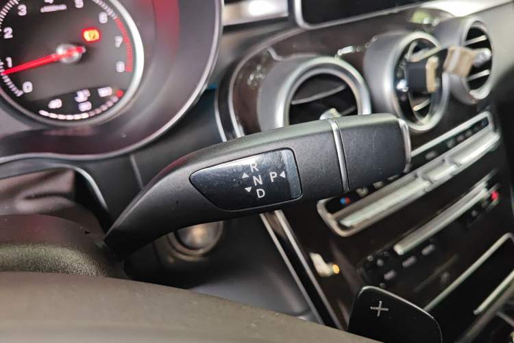 Used Mercedes-Benz GLC 2019 Facelift GLC 260 L 4MATIC Luxury Model Gear Lever