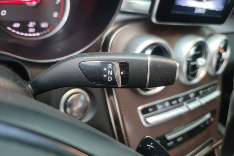 Used Mercedes-Benz GLC 2019 GLC 300 L 4MATIC Dynamic Model Gear Lever