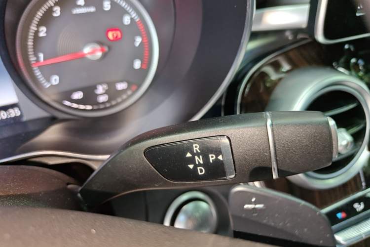 Used Mercedes-Benz GLC 2019 GLC 260 L 4MATIC Dynamic Model Gear Lever