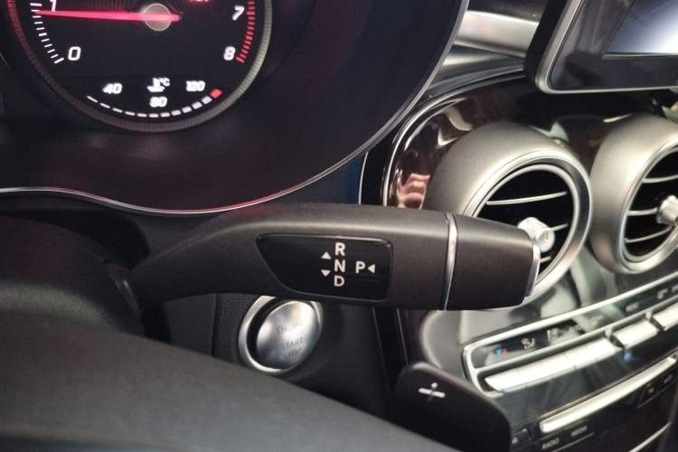 Used Mercedes-Benz GLC 2019 GLC 260 L 4MATIC Luxury Model Gear Lever