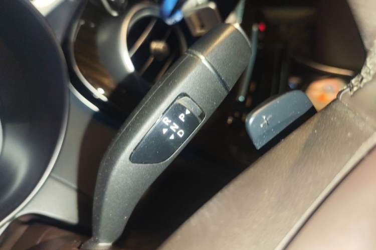 Used Mercedes-Benz GLC 2019 GLC 260 L 4MATIC Luxury Model Gear Lever