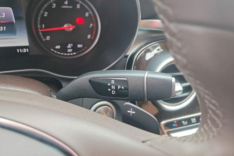 Used Mercedes-Benz GLC 2019 Facelift GLC 260 L 4MATIC Luxury Model Gear Lever