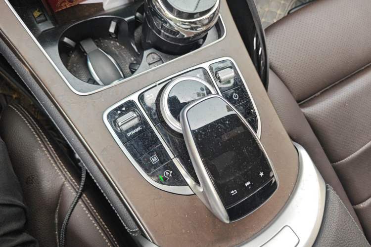 Used Mercedes-Benz GLC 2019 GLC 300 L 4MATIC Dynamic Model Gear Lever