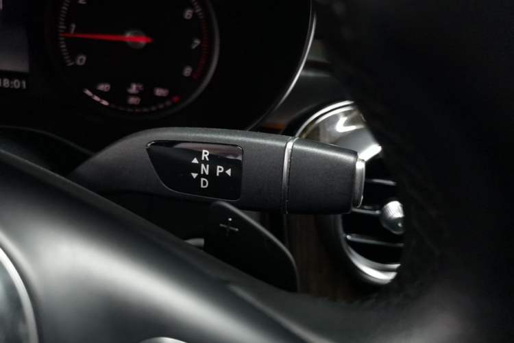 Used Mercedes-Benz GLC 2019 GLC 260 L 4MATIC Dynamic Model Gear Lever
