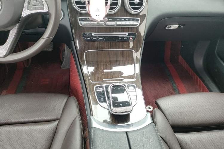 Used Mercedes-Benz GLC 2019 Facelift GLC 260 L 4MATIC Luxury Model Gear Lever