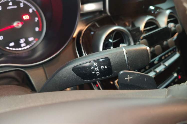Used Mercedes-Benz GLC 2019 Facelift GLC 260 L 4MATIC Luxury Model Gear Lever