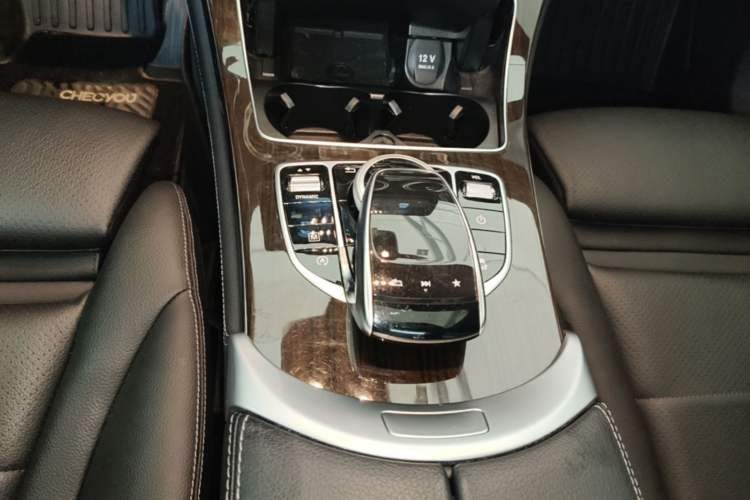 Used Mercedes-Benz GLC 2019 Facelift GLC 260 L 4MATIC Luxury Model Gear Lever