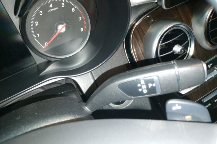 Used Mercedes-Benz GLC 2019 GLC 260 L 4MATIC Dynamic Model Gear Lever