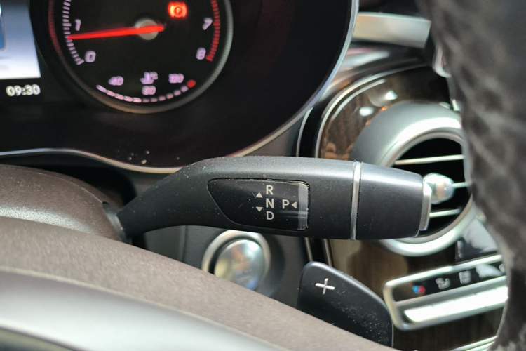 Used Mercedes-Benz GLC 2019 Facelift GLC 260 L 4MATIC Luxury Model Gear Lever