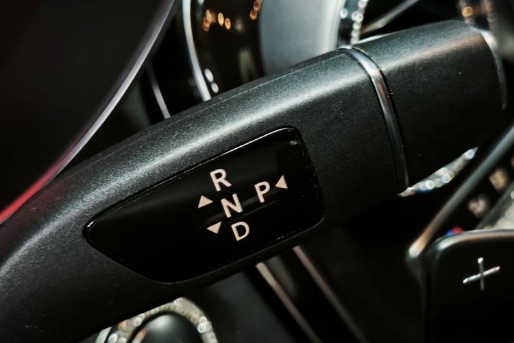 Used Mercedes-Benz GLC 2019 GLC 260 4MATIC Luxury Model Gear Lever