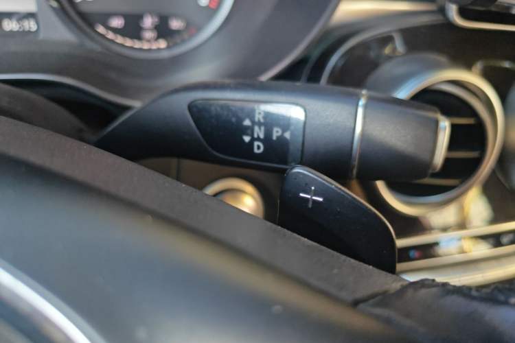 Used Mercedes-Benz GLC 2019 GLC 260 L 4MATIC Dynamic Model Gear Lever