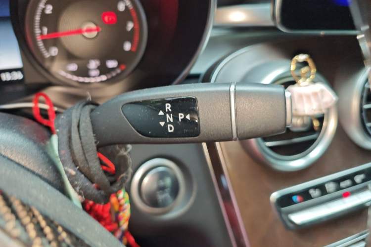 Used Mercedes-Benz GLC 2019 GLC 300 L 4MATIC Dynamic Model Gear Lever