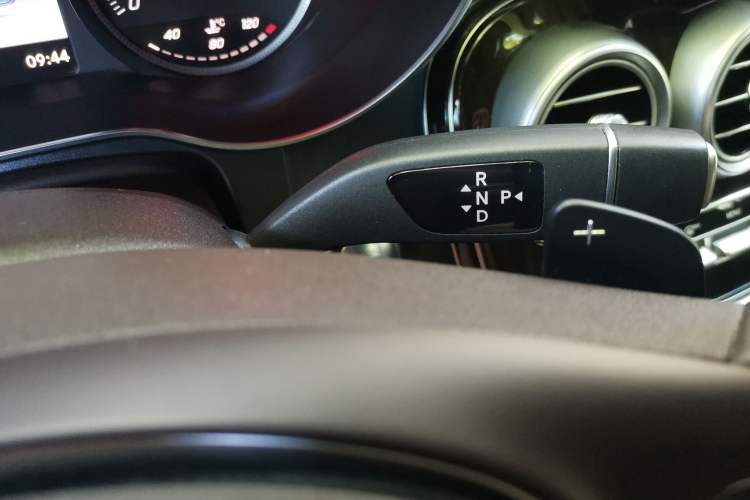 Used Mercedes-Benz GLC 2019 GLC 260 L 4MATIC Dynamic Model Gear Lever