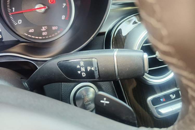 Used Mercedes-Benz GLC 2019 GLC 260 L 4MATIC Dynamic Model Gear Lever